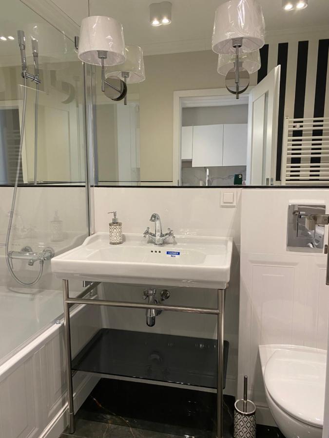 Przyjazny Apartament Apartment Лодз Екстериор снимка